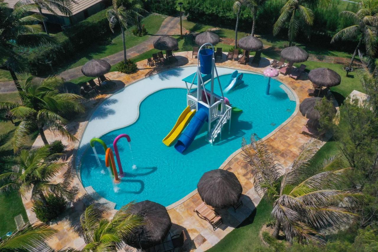 Dom Pedro Laguna Beach Resort & Golf By Wam Experience Aquiraz Kültér fotó Aerial view of the resort's swimming pool
