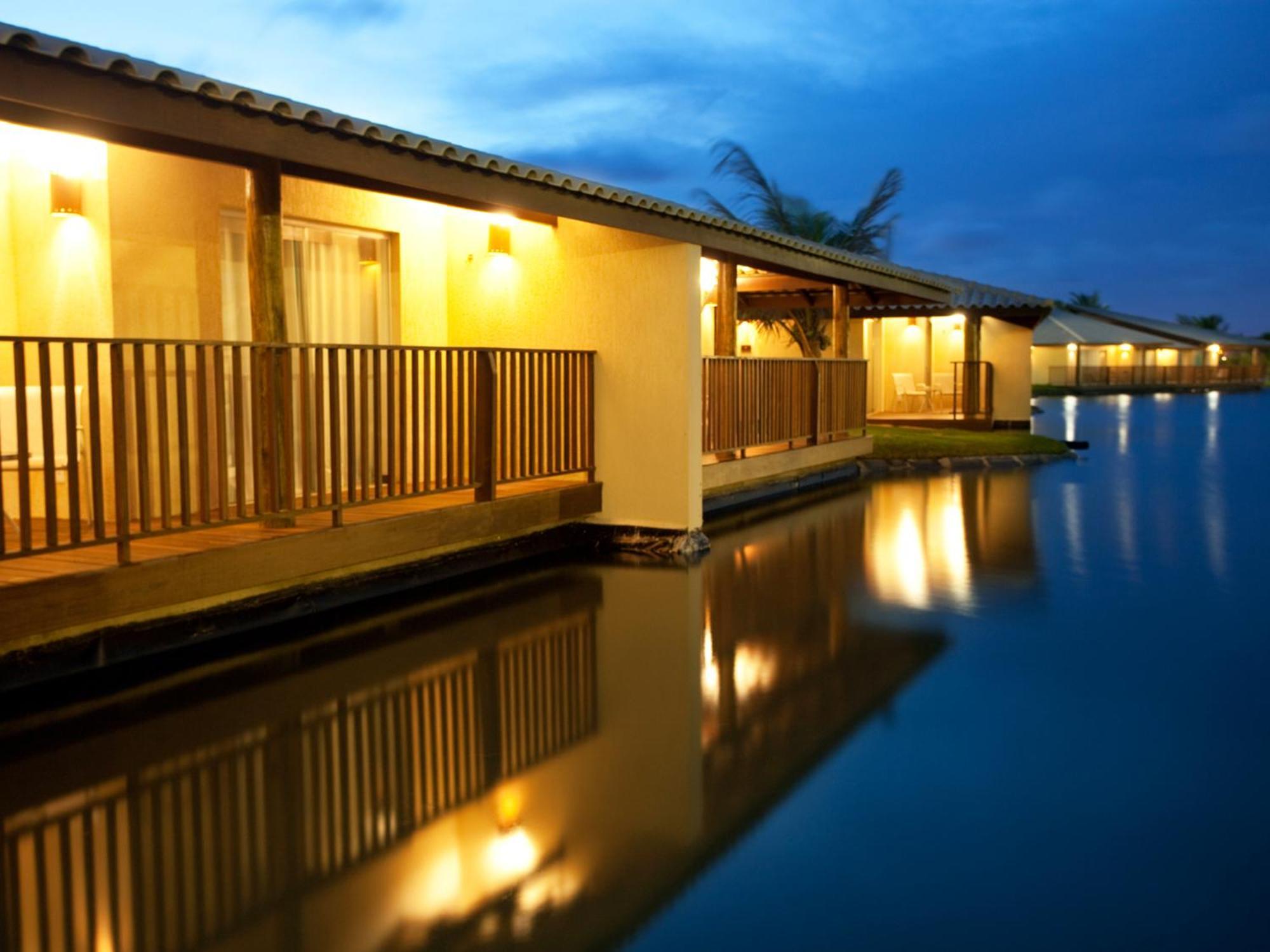 Dom Pedro Laguna Beach Resort & Golf By Wam Experience Aquiraz Kültér fotó The resort at night
